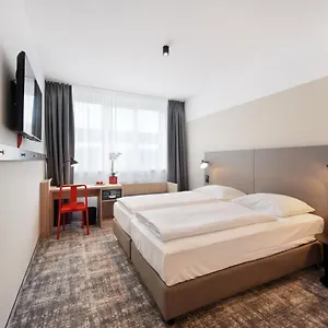4* Hotel Wyndham Garden Messe