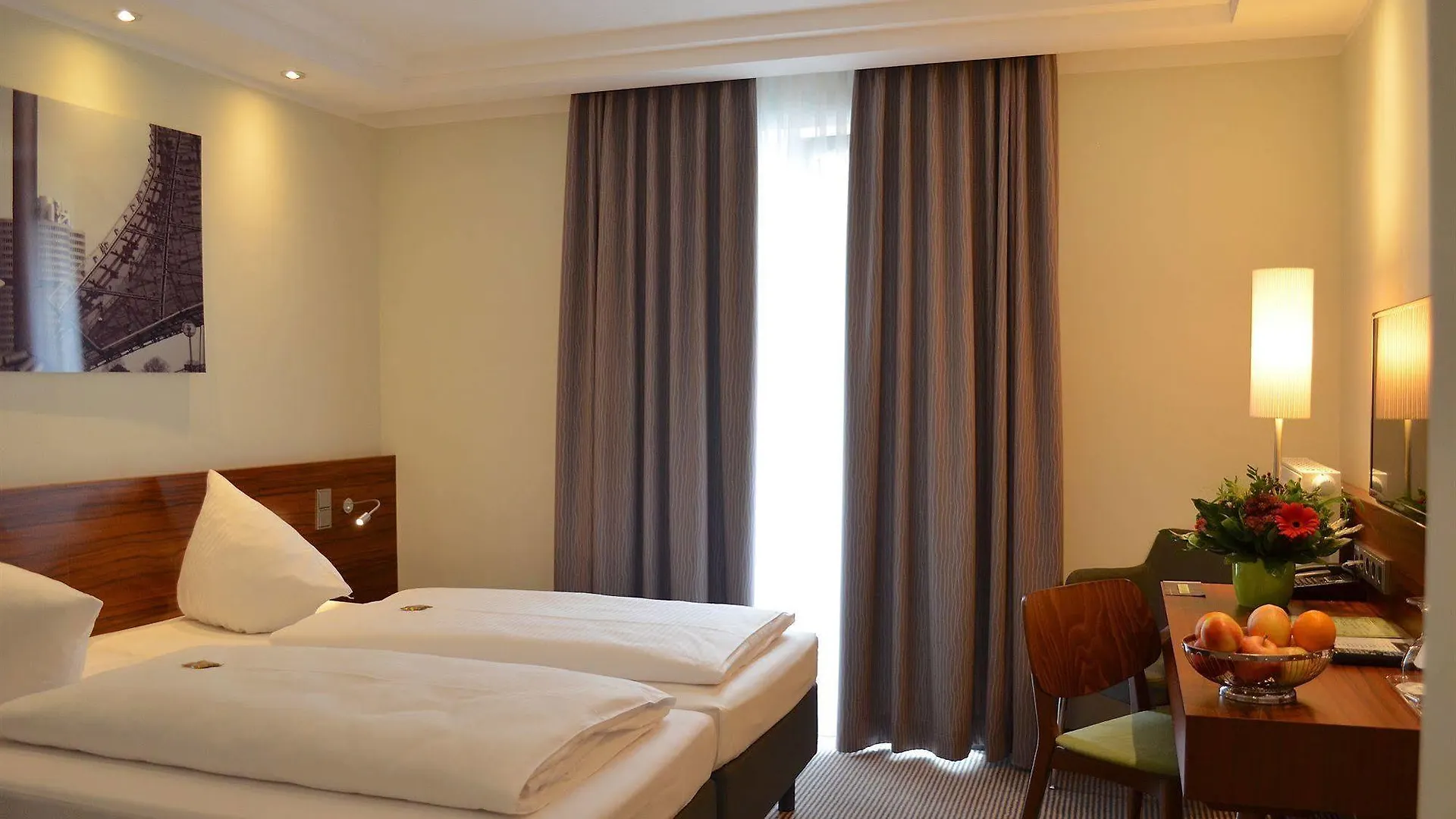 Augusten Hotel München 3*, Múnich